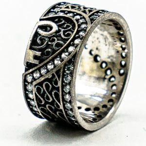 Alternative view of Prometido