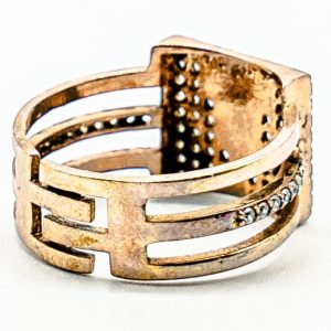 Alternative view of Rosalie